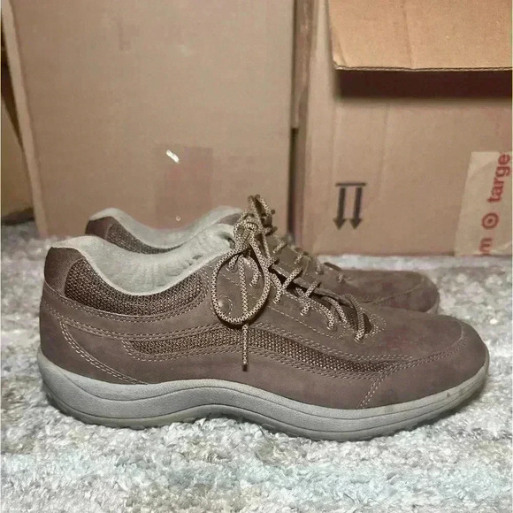 Easy spirit Women’s Brown Casual Sneakers, Size 9 - Lightly Used - Picture 5 of 7